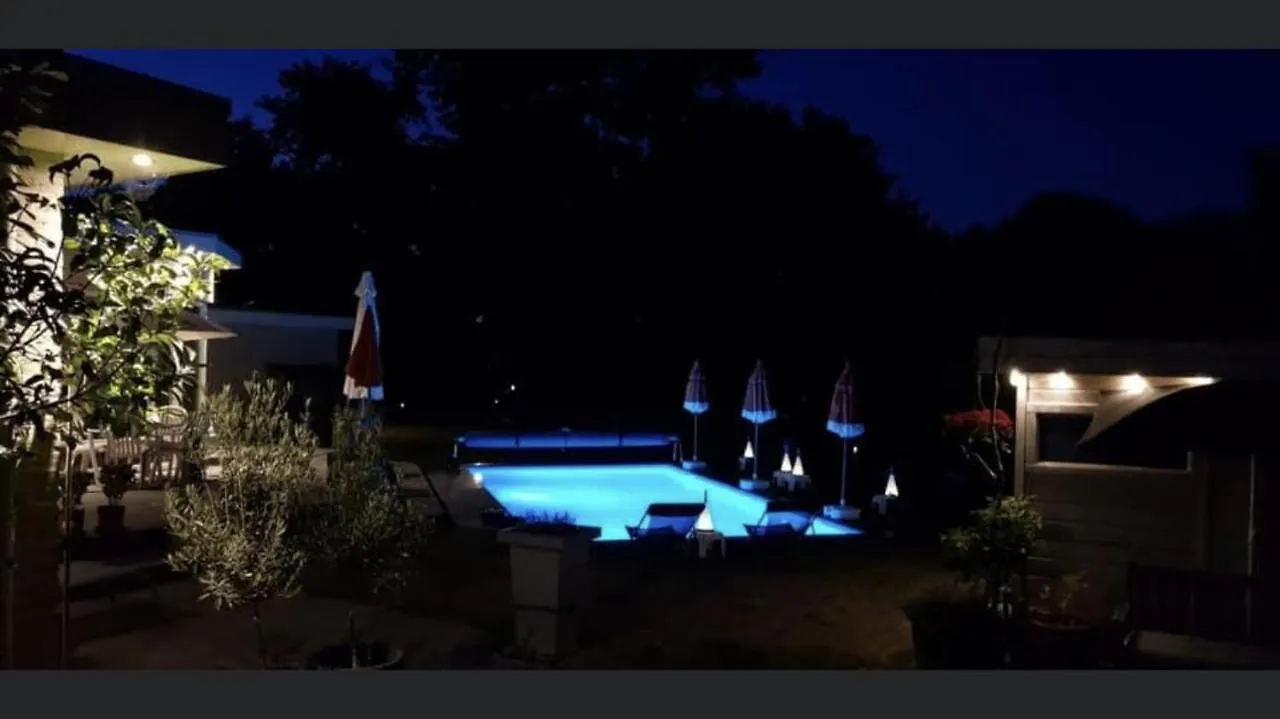 B&B Maison Saint Tropez Eindhoven 2*,  Netherlands