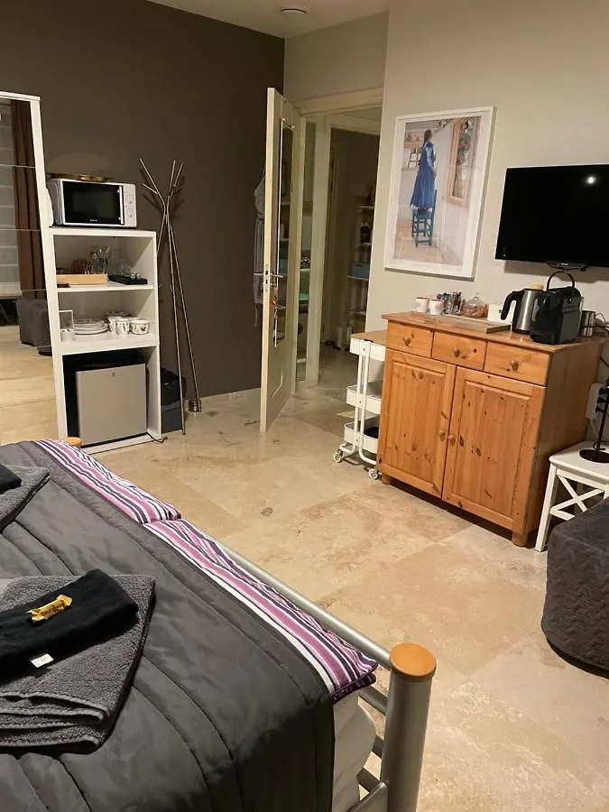 B&B Maison Saint Tropez 에인트호번