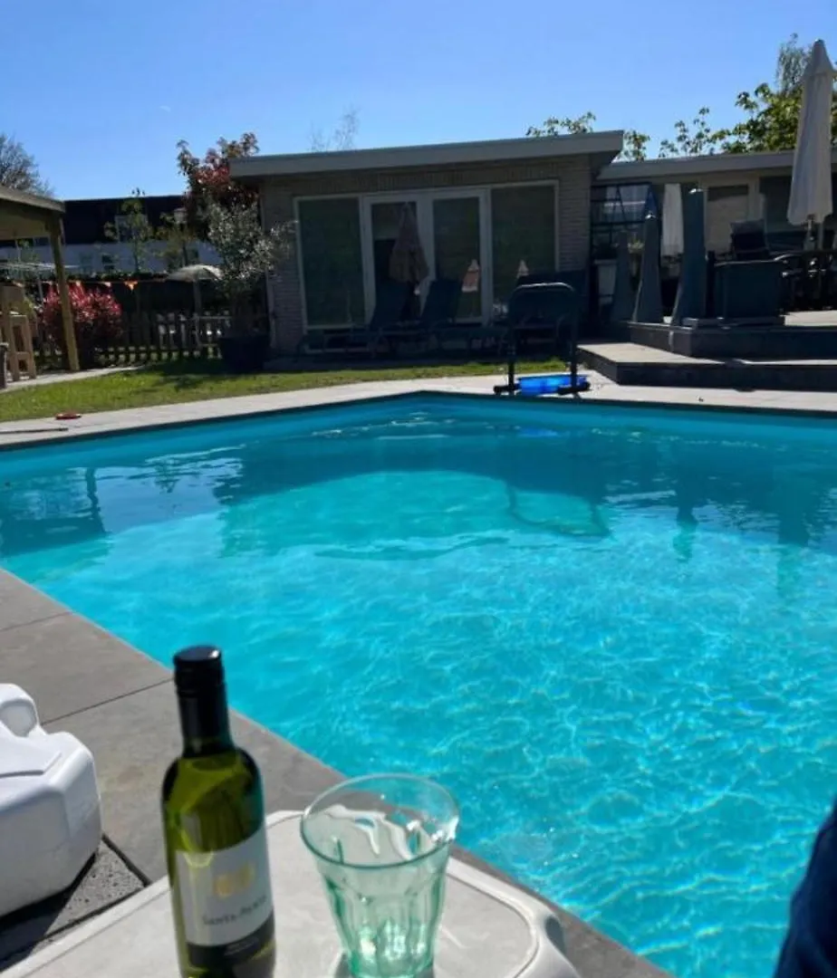 B&B Maison Saint Tropez 에인트호번