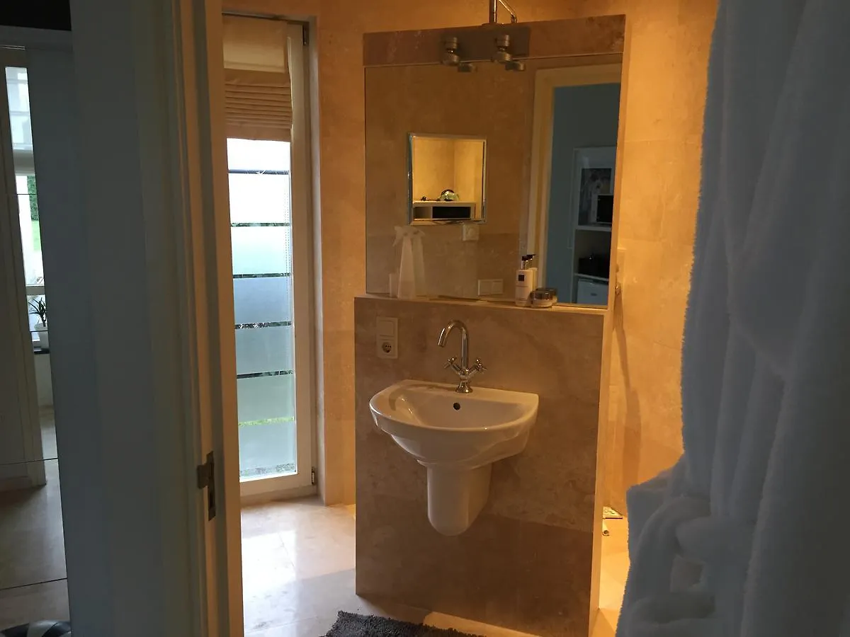 B&B Maison Saint Tropez 에인트호번 2*,  네덜란드