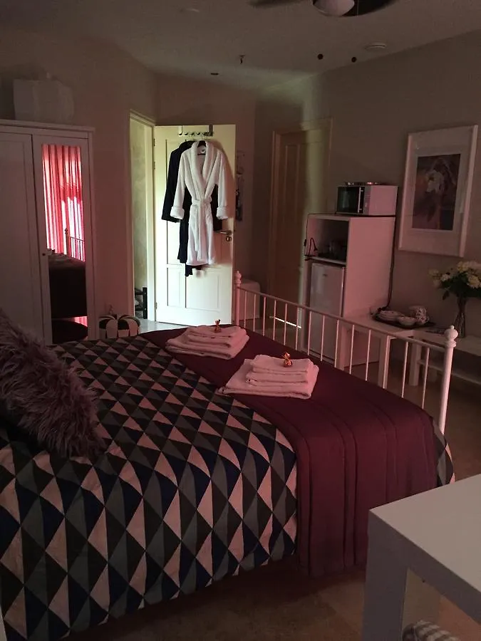 B&B Maison Saint Tropez 에인트호번